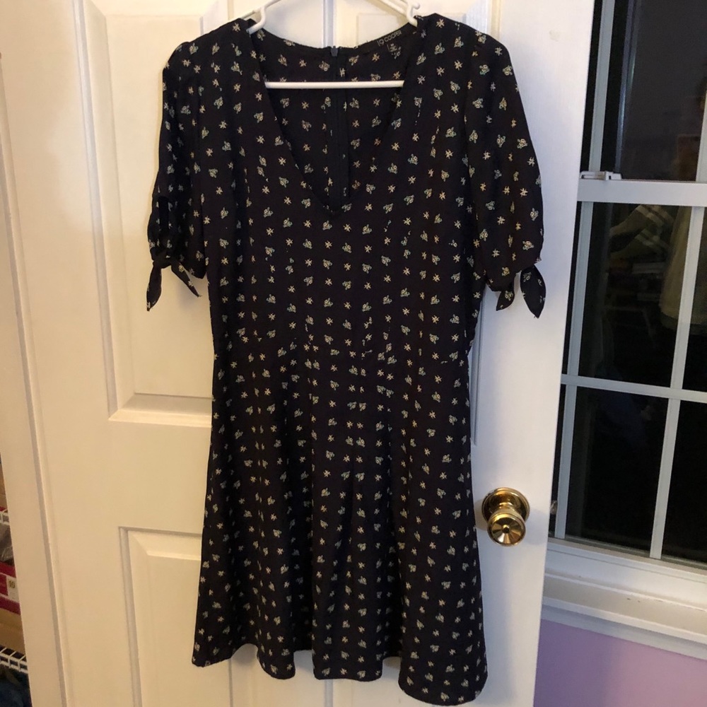 Neiman Marcus Navy Blue Floral Pattern Dress - M